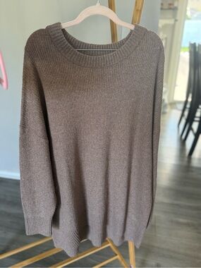 Old Navy Crewneck Sweater in Taupe Brown